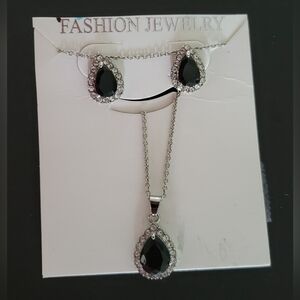 Elegant Black and Silver Jewelry Set